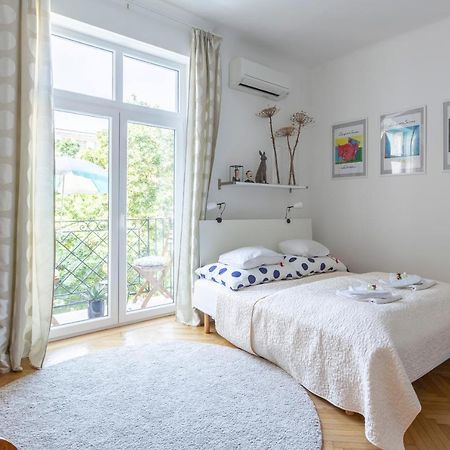 Gorgeous Flat Right Near The City Center Budapest Exterior photo