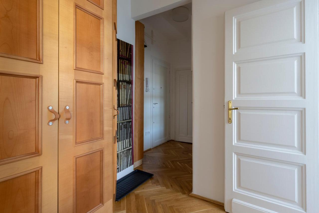 Gorgeous Flat Right Near The City Center Budapest Exterior photo
