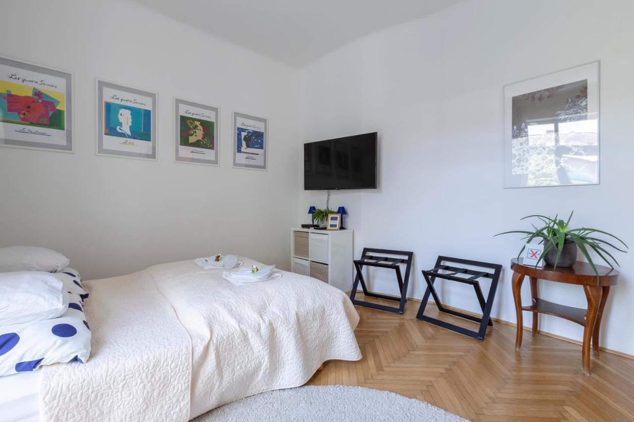 Gorgeous Flat Right Near The City Center Budapest Exterior photo