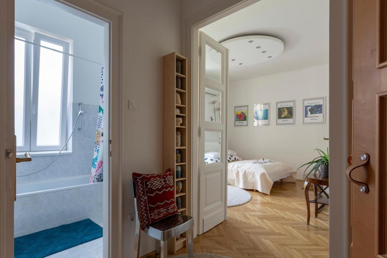 Gorgeous Flat Right Near The City Center Budapest Exterior photo