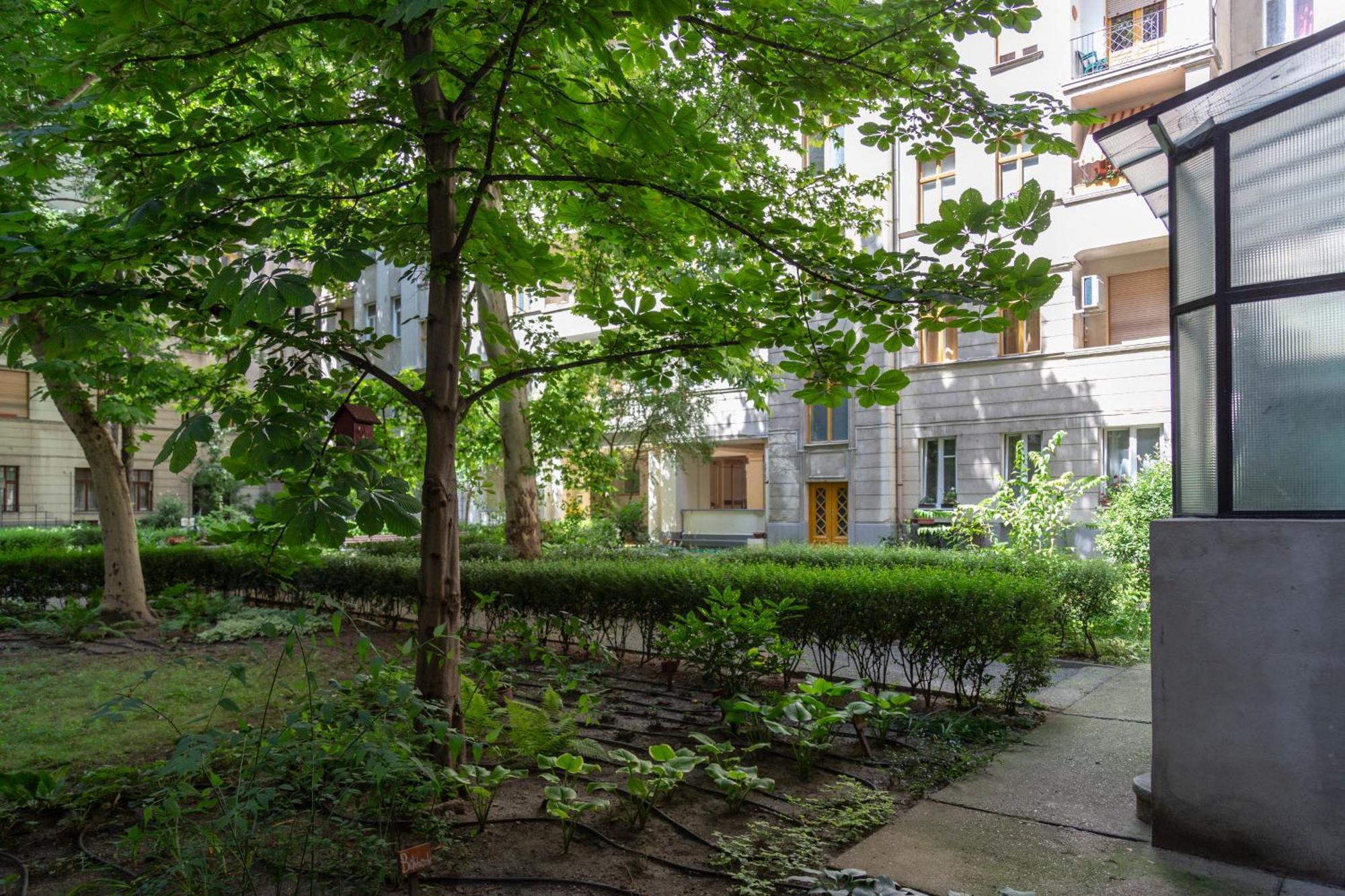 Gorgeous Flat Right Near The City Center Budapest Exterior photo